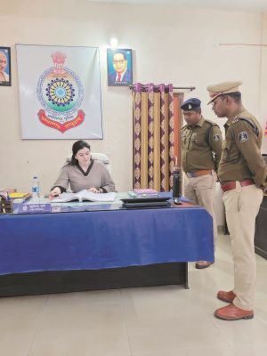 एसपी ने जवानों का किया उत्साहवर्धन