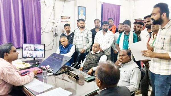 एनएच-343 निर्माण में देरी के खिलाफ कांग्रेस का ज्ञापन, 16 को सांकेतिक चक्काजाम का ऐलान