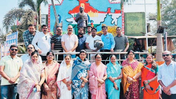 संत समागम परिसर में गुरु पूजन, देशभर से पहुंचे शिष्य