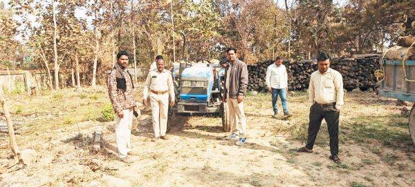 गोमर्डा अभ्यारण्य में अवैध पत्थर परिवहन, ट्रैक्टर जब्त