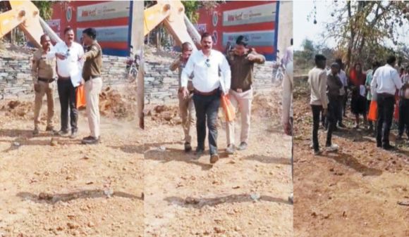 बेलसोंडा में करोड़ों की सरकारी जमीन पर बेजाकब्जा, बुलडोजर चला हटाया