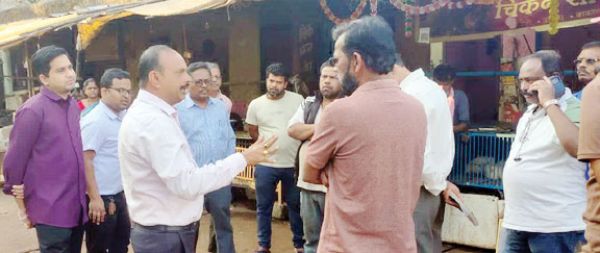 मटन मार्केट में सफाई पर सख्ती: पालिका टीम ने दी समझाइश, कचरा बाहर फेंकने पर लगेगा जुर्माना