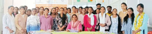 अंबिकापुर में उद्यमिता विकास कार्यक्रम, 120 युवाओं को मिला व्यवसायिक प्रशिक्षण