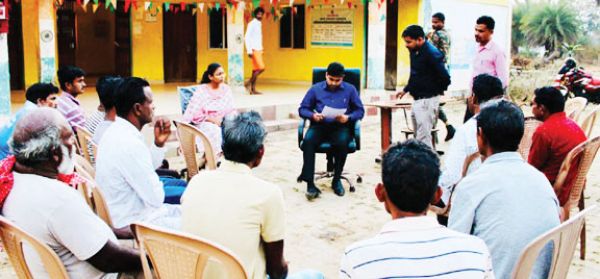  रामाराम में ‘संध्या  आवास चौपाल’ जिपं सीईओ ने हितग्राहियों से किया सीधा संवाद