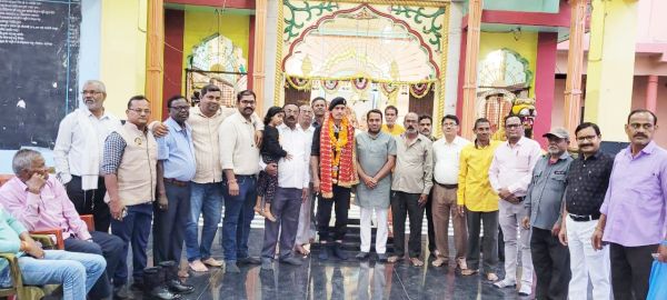 सेवानिवृत्त फौजी शंभू का   नवापारा में स्वागत