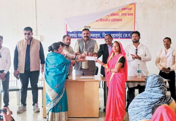 बागबाहरा में वित्तीय क्रांति की शुरुआत, महिलाओं की आर्थिक ताकत को मिला विस्तार