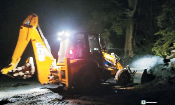 अवैध कोयला उत्खनन, 60 टन कोयला व मशीन जब्त