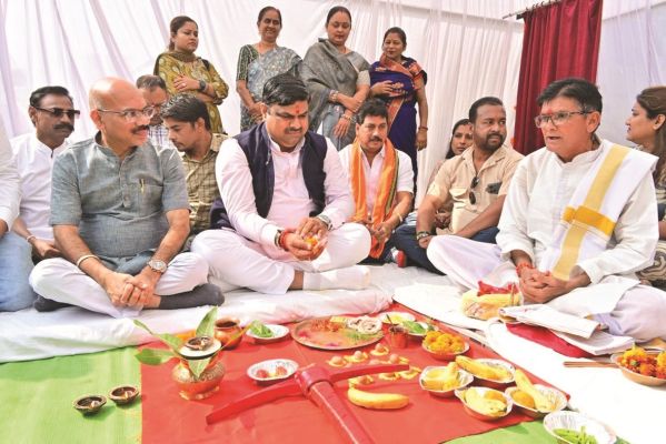 दुर्ग में पहले फोरलेन सडक़ निर्माण का मंत्री ने किया भूमिपूजन