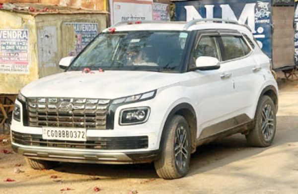 कार में एसडीओ की मिली लाश