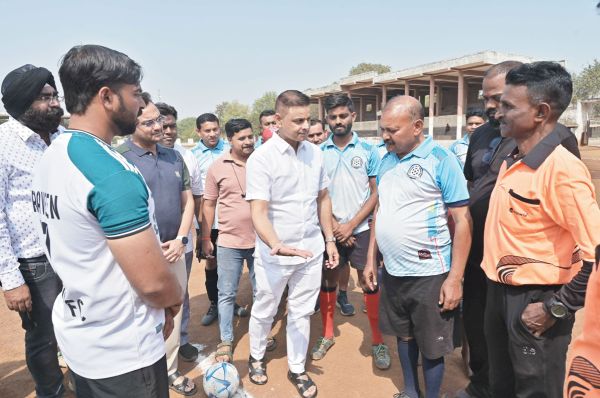 भाटापारा में 7-ए-साइड फुटबॉल टूर्नामेंट