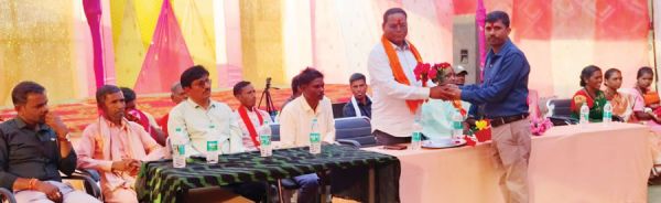 बिंजोली और डोंगरीगुड़ा स्कूल में वार्षिक उत्सव