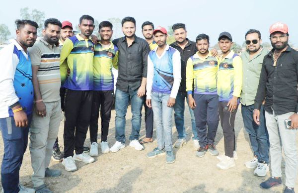 खट्टी में क्रिकेट स्पर्धा