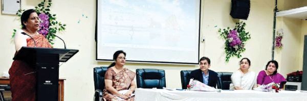 बैंकिंग सेवाओं पर गल्र्स कॉलेज में चार दिवसीय सर्टिफिकेट कोर्स