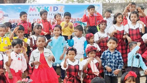 दो दिनी वार्षिकोत्सव, बच्चों के साथ साथ पालकों ने किया शानदार प्रदर्शन