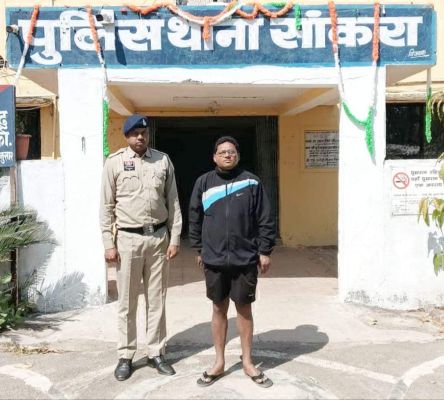 क्राइम ब्रांच का सिपाही बता नकली पिस्टल दिखाने वाला आरोपी गिरफ्तार