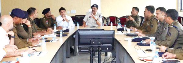 लेफ्ट टर्न फ्री होगा, लगेंगे कांक्रीट ब्लॉक