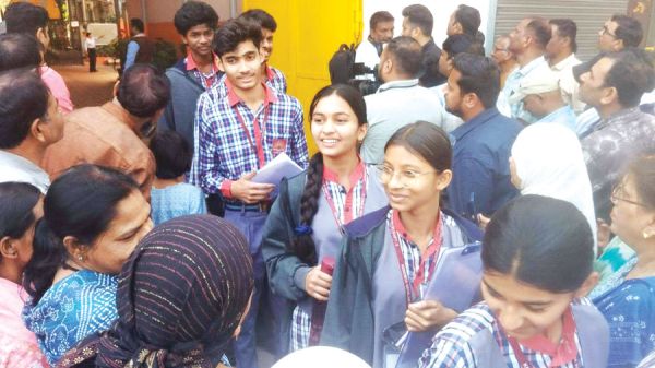 कुछ कठिन रहा गणित का पर्चा