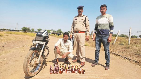 शराब बिक्री व परिवहन करने वालों पर कार्रवाई