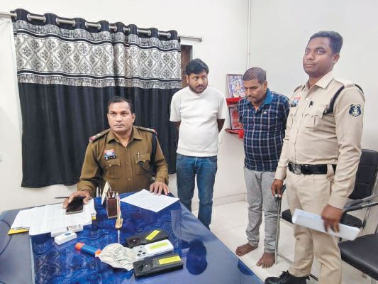 ऑनलाइन क्रिकेट सट्टा, दो गिरफ्तार, एक फरार