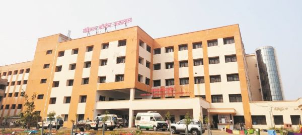 नांदगांव मेडिकल कॉलेज में मोतियाबिंद आपरेशन दो दिन बाद फिर शुरू