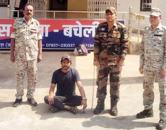 सायबर ठगी, गुजरात से आरोपी गिरफ्तार     