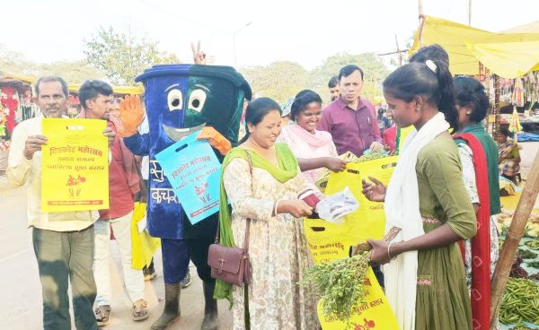 चित्रकोट में बस्तर की कला के साथ अब स्वच्छता की गूँज