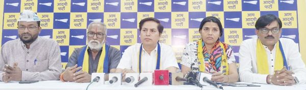 ना इंडिया पढ़ेगा, ना इंडिया बढ़ेगा की नीति पर शिक्षा व्यवस्था-आप