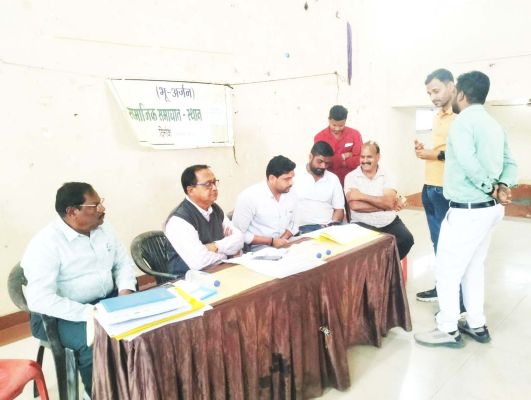 पुल निर्माण के लिए जनसुनवाई, पुनर्विस्थापन और मुआवजे की मांग