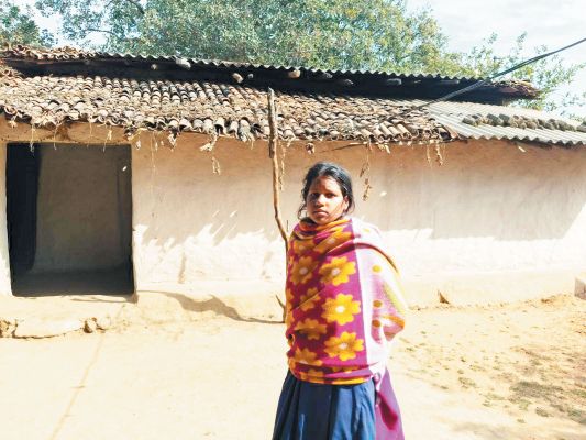 डॉक्टर-नर्स की गैरमौजूदगी में सफाई कर्मी ने कराया प्रसव!