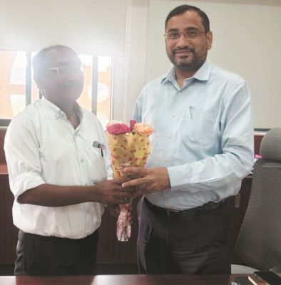 नपं अध्यक्ष ने प्रमुख सचिव व संचालक से की भेंट, सौंपा ज्ञापन