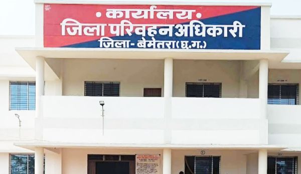 आरटीओ बेमेतरा: सभी औपचारिकताएं पूरी होने के बावजूद काम नहीं, एजेंटों का सहारा!