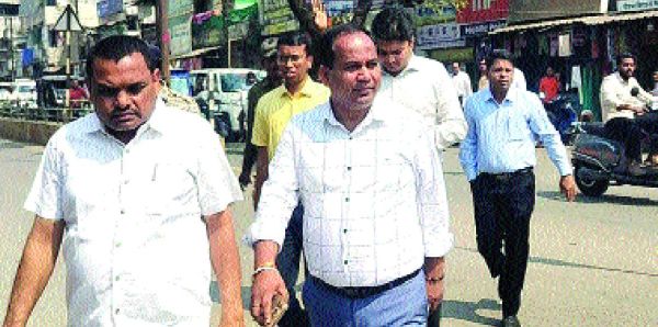 शहर में निकले कलेक्टर