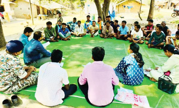 ‘मिशन कनेक्ट’ से जुड़ा विश्वास, इमली के पेड़ तले सजी चौपाल