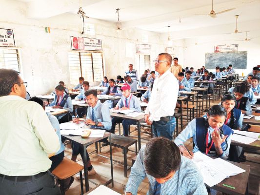 जिला उडऩदस्ता दल ने किया परीक्षा केंद्रों का निरीक्षण