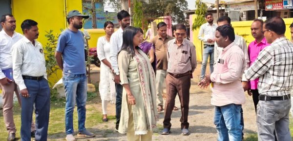 राज्यपाल गोद ग्राम टेमरी में विकास व निर्माण कार्यों का किया निरीक्षण