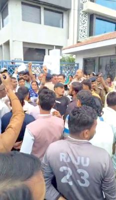 18 लाख खर्च के बाद भी मरीज की मौत, शव देने बकाया बिल का विवाद, परिजनों का हंगामा