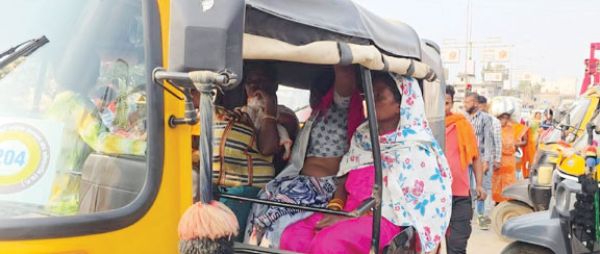 चिखलपुटी में नया बस स्टैंड शुरू, पुराने बस स्टैंड पर रोक