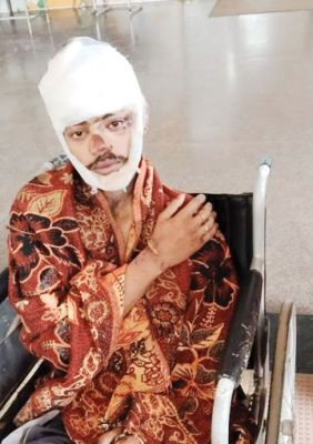 तेज रफ्तार बाइक कार से टकराई, दो युवक घायल