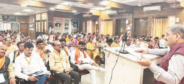 भाजपा की कार्यशाला : प्रशिक्षकों ने दिया प्रशिक्षण, 14 विषयों पर हुआ मंथन