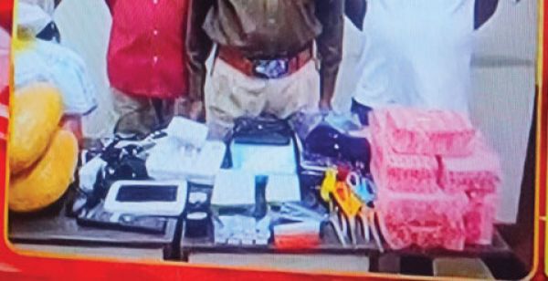 कोतवाली से आधा किमी दूर गांजा पैकिंग फैक्ट्री