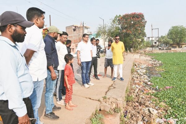 निगम आयुक्त ने किया जोन-3 मदर टेरेसा नगर का निरीक्षण