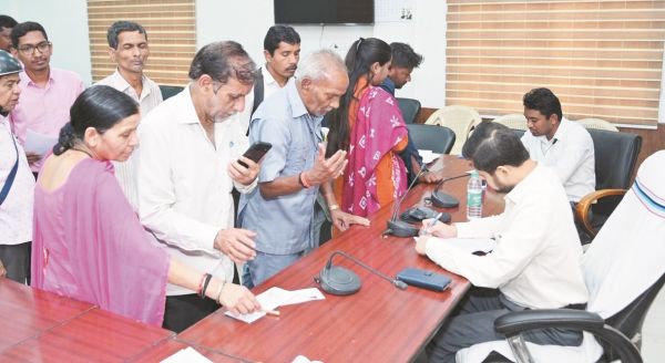 जनदर्शन : तेज डीजे की शिकायत पर कलेक्टर सख्त