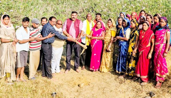 तालाब ग्रामीणों की प्यास बुझाने के साथ-साथ खेती और आजीविका का आधार-केशव