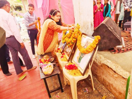 केशला में लोक जागरण और अभिव्यक्ति कौशल पर साहित्यिक शिविर  कार्यकर्ता ही