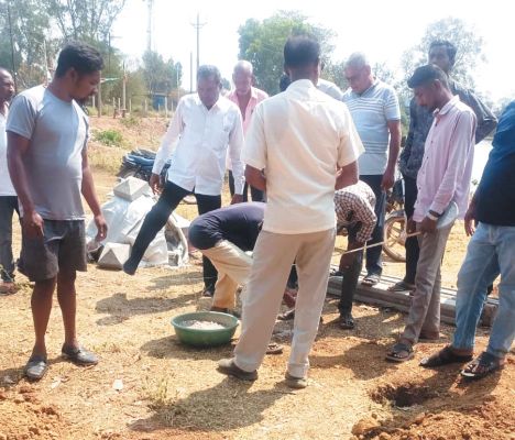 सरपंच पति पर जमीन कब्जा करने का आरोप