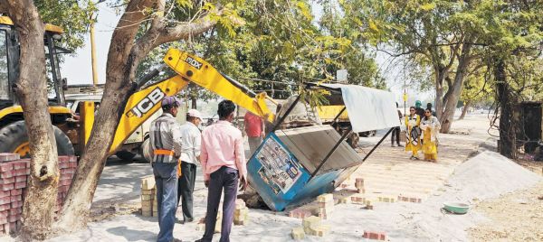  निगम अमला ने हटाए अतिक्रमण, अवैध निर्माण तोड़ा, हटाए ठेला-खोमचा