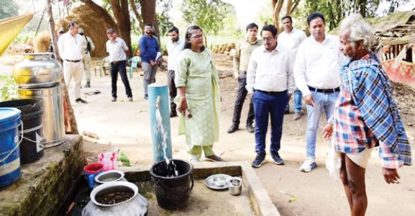 कलेक्टर ने जल जीवन मिशन के कार्यों का किया निरीक्षण