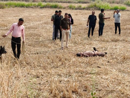 खेत में मिली युवक की लाश, हत्या का मामला दर्ज, जांच में जुटी पुलिस