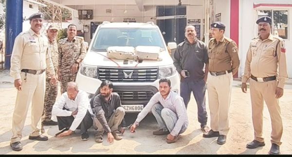 मॉडिफाई बोलेरो से 9 लाख का गांजा जब्त, तीन आरोपी गिरफ्तार