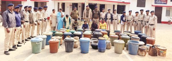 शराब जब्त, 7 गिरफ्तार